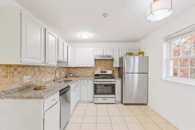 101 Edgelawn Ave #11, North Andover, MA 01845 - Photo 6