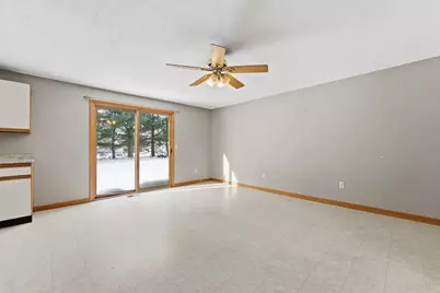 554-556 Franklin St Ext, Agawam, MA 01001 - Photo 10