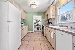 28 Patriot St, North Andover, MA 01845 - Photo 8