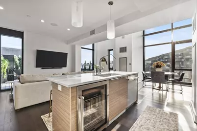 14 West Broadway #707, Boston, MA 02127 - Photo 2