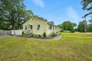 381 N Brook Rd, Springfield, MA 01119 - Photo 4