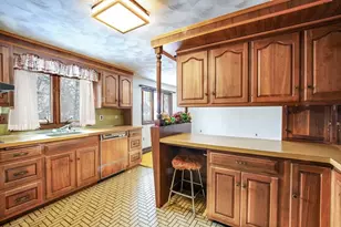 220 Mt Vernon St, New Bedford, MA 02740 - Photo 8