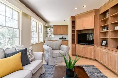 9 Buttercup Ln, Dover, MA 02030 - Photo 2