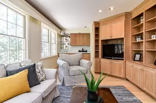 9 Buttercup Ln, Dover, MA 02030 - Photo 2