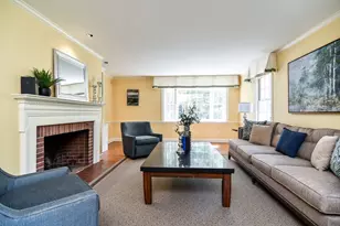 9 Buttercup Ln, Dover, MA 02030 - Photo 2