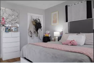 35 Larch St, New Bedford, MA 02740 - Photo 8