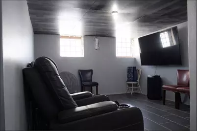 35 Larch St, New Bedford, MA 02740 - Photo 22