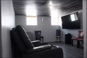 35 Larch St, New Bedford, MA 02740 - Photo 22