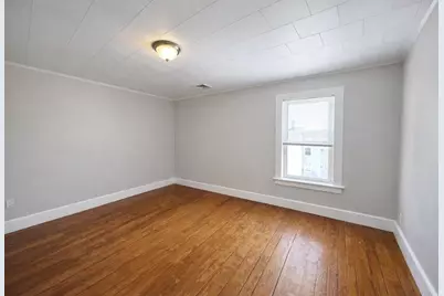 47 Davis St #3, Fall River, MA 02720 - Photo 4