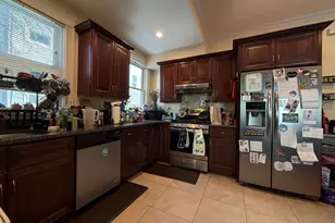 27 Essex St, Cambridge, MA 02139 - Photo 2