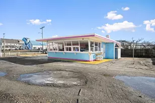 17 Dyke Rd, Marshfield, MA 02050 - Photo 2