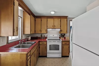 17 Crawford Ave, Attleboro, MA 02703 - Photo 12