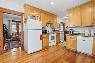 81 Winter St, Bellingham, MA 02019 - Photo 12