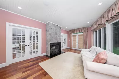 568 Wellesley St, Weston, MA 02493 - Photo 18