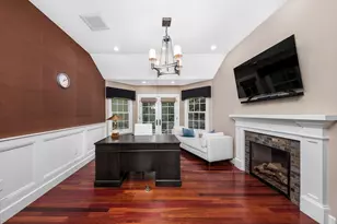 568 Wellesley St, Weston, MA 02493 - Photo 26