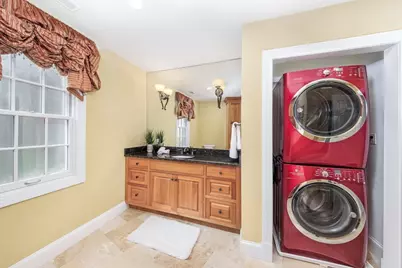 568 Wellesley St, Weston, MA 02493 - Photo 18