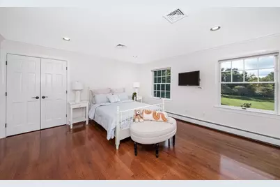 568 Wellesley St, Weston, MA 02493 - Photo 34