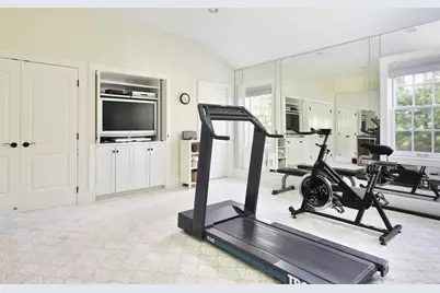 568 Wellesley St, Weston, MA 02493 - Photo 28