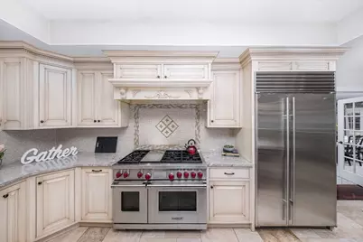 568 Wellesley St, Weston, MA 02493 - Photo 12