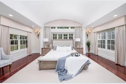 568 Wellesley St, Weston, MA 02493 - Photo 20