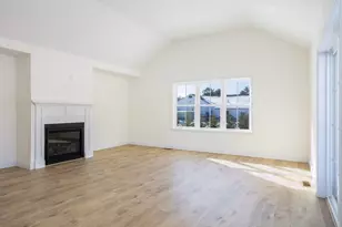 2 Hayley Cir, Rochester, MA 02770 - Photo 2