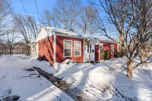 194 River Rd, Lowell, MA 01852 - Photo 2