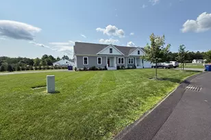 4 Hayley Cir, Rochester, MA 02770 - Photo 1