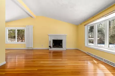 19 Rolling Ln, Framingham, MA 01701 - Photo 4