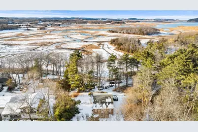 24 Lufkin St, Essex, MA 01929 - Photo 2