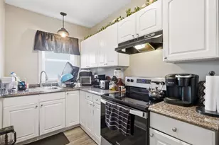 37 Holman St, Attleboro, MA 02703 - Photo 12