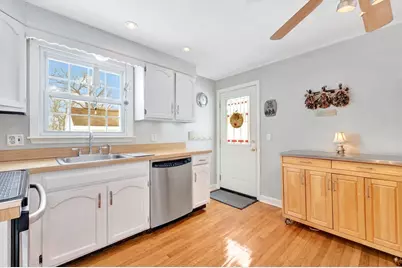 4 Colburn Street, Burlington, MA 01803 - Photo 10