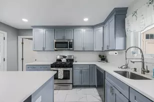 9 Granite St, Milford, MA 01757 - Photo 14