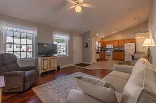 27 Rosewood Ln, Southwick, MA 01077 - Photo 2