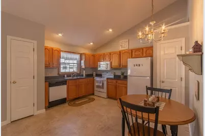 27 Rosewood Lane #27, Southwick, MA 01077 - Photo 8