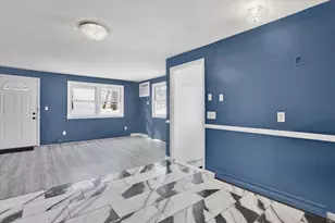 9 Utica St, Springfield, MA 01104 - Photo 14