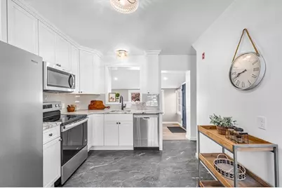 16 Maple St, Wilbraham, MA 01095 - Photo 4