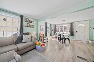 54 Wilbur St, Raynham, MA 02767 - Photo 10