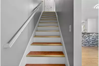 106 Methuen St #B, Lowell, MA 01850 - Photo 16