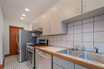 2 Newport Rd #5, Cambridge, MA 02140 - Photo 6