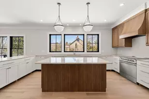 577 Grove St, Newton, MA 02462 - Photo 2