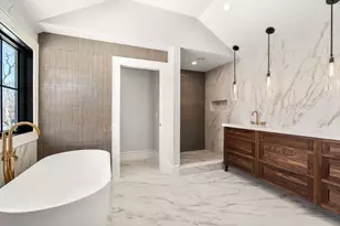 577 Grove St, Newton, MA 02462 - Photo 14