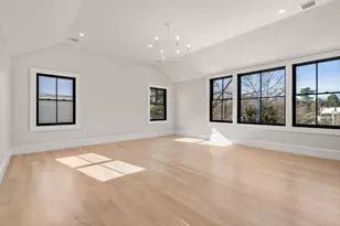 577 Grove St, Newton, MA 02462 - Photo 12