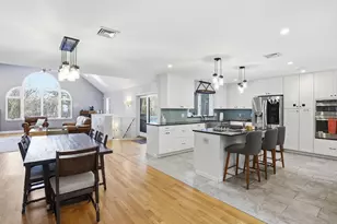 28 Hume Rd, Bedford, MA 01730 - Photo 6