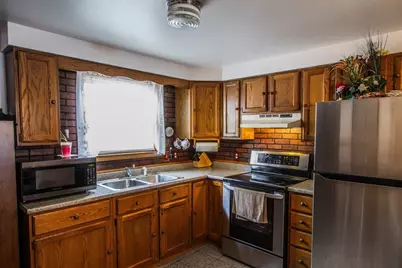 172 Perry Ave #2B, Worcester, MA 01610 - Photo 4