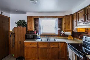 172 Perry Ave, Worcester, MA 01610 - Photo 6