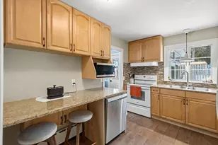 79 High St, Uxbridge, MA 01569 - Photo 4