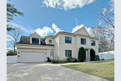 9 Vine St, Newton, MA 02467 - Photo 1