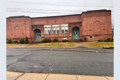 15 Papineau St, Holyoke, MA 01040 - Photo 2