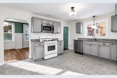 17 Pond St, Beverly, MA 01915 - Photo 6