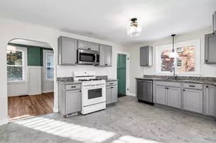 17 Pond St, Beverly, MA 01915 - Photo 6